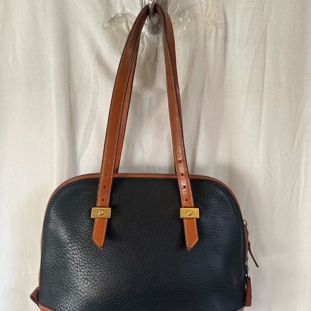 Dooney & Bourke Vintage Shoulder Bag All Weather Pebbeled Leather Dome Top Black - Picture 4 of 12